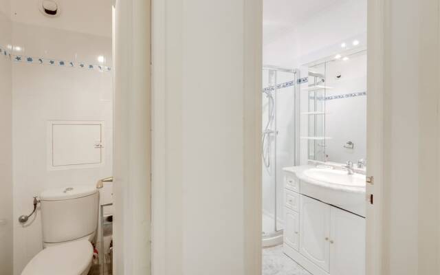 4 people apartment - AC and swimming pool by Weekome