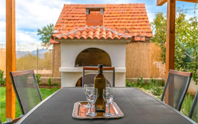 Three-Bedroom Holiday Home in Imotski