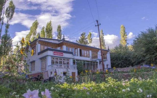 Leh Ling Guesthouse