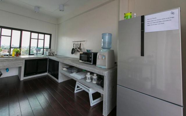 Chedi View Hostel & Rooftop Bar