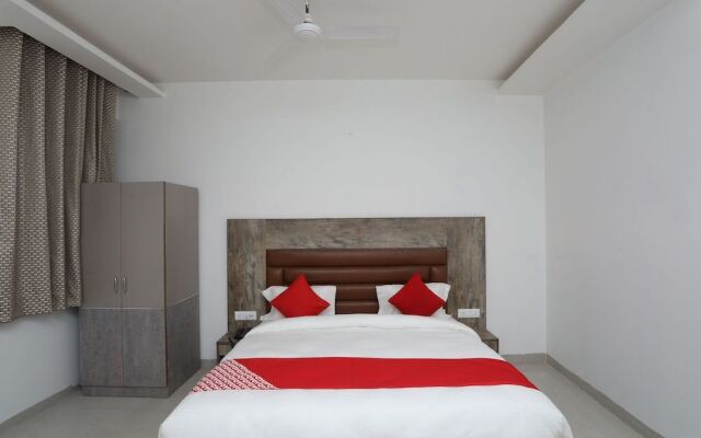 Hotel Gracious by OYO Rooms