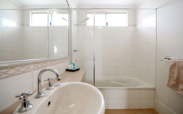 Wavecrest Village & Tourist Park