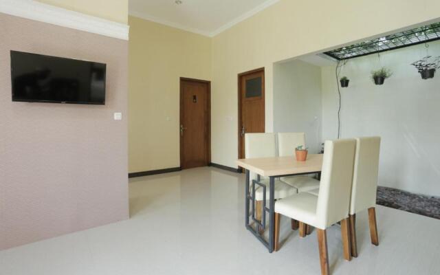 IDR Green Guest House Syariah by Reddoorz