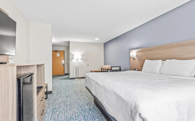 Quality Inn & Suites On the River