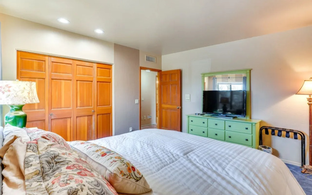 Beautiful Tucson Oasis w/ Pool, Views & Privacy!