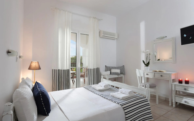 Iris Beach Hotel