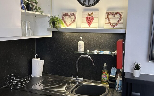 Inviting 1-bed Unit in Watford