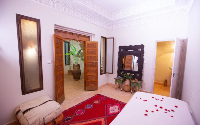 Taziri Hostel