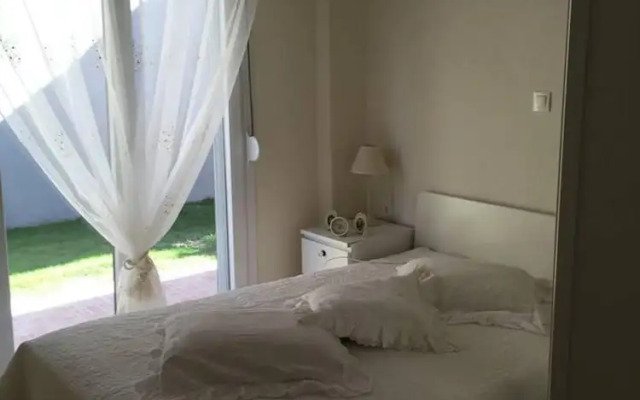 Inviting 2-bed Apartment in Nikiti, Greece