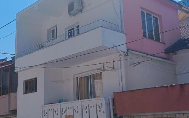 House Of Linda 93