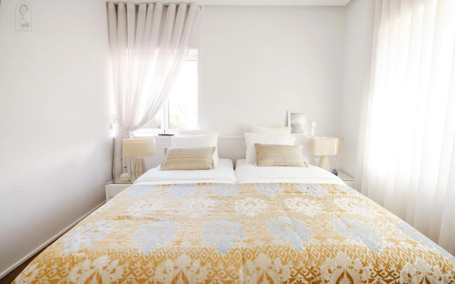 Santa Joana Residence with Garden and heated pool