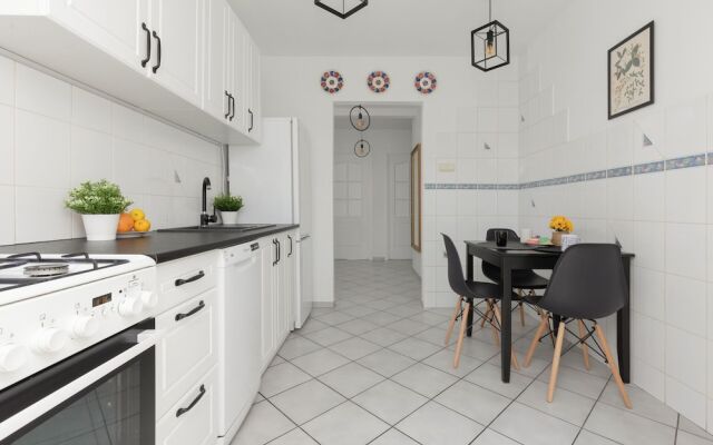 Spacious 3 Bedroom Apartment by Renters