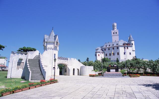 Hot Cross Point SANTA MONICA