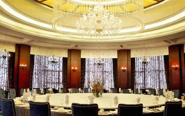 Jinlong Yufeng Hotel