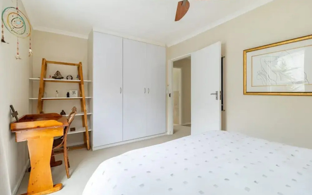 3 Bedroom Family Home - Houtbay