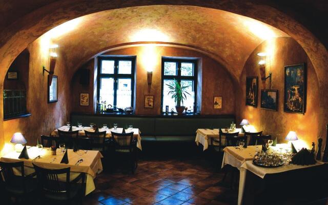 Oliva Hotel