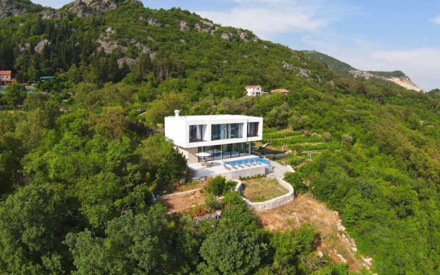 Pool Villa Luxoria Trebesin