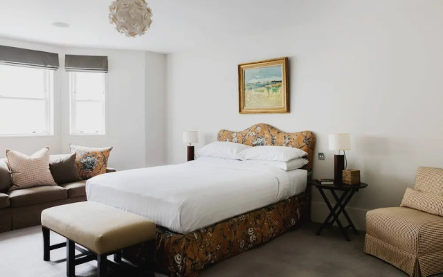 Priory Road by Onefinestay