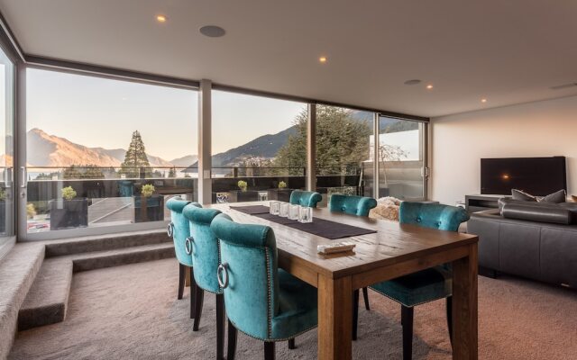 Penthouse on Hallenstein by Touch of Spice