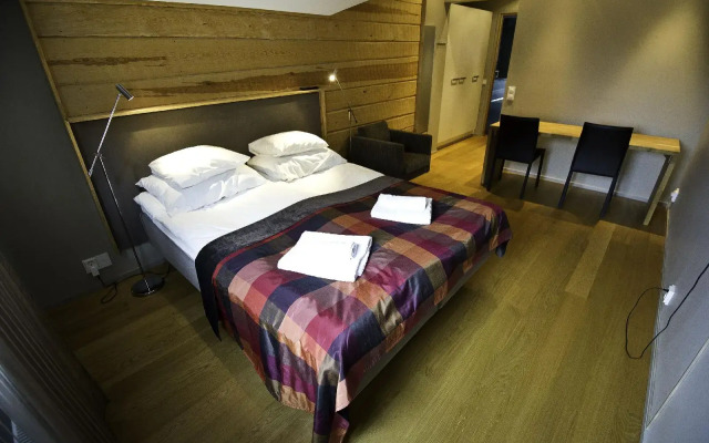 Levi Suites Unna Mànnu