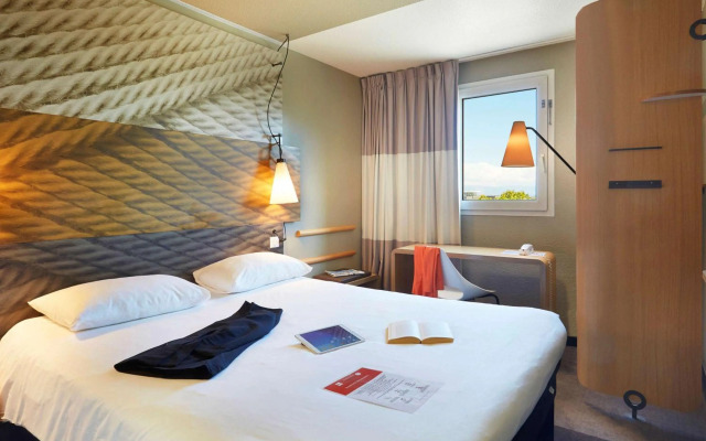 ibis Archamps Porte de Geneve