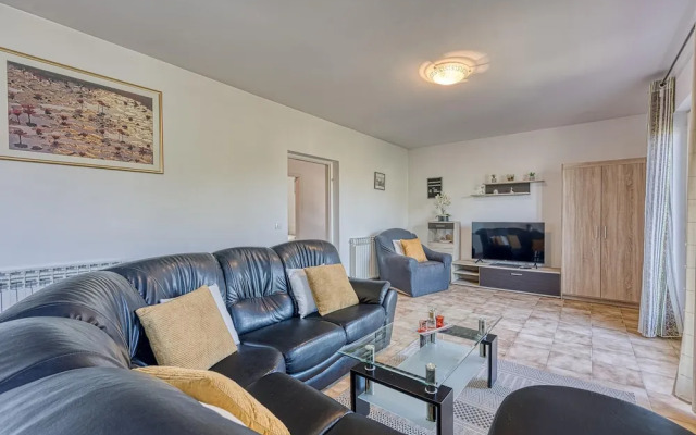 Pool House Lilly in Vi Njan