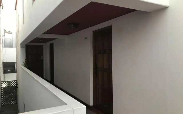 Tezza Apartment two blocks from the American Embassy