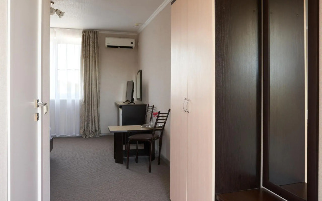 Nostalzhi Guest House