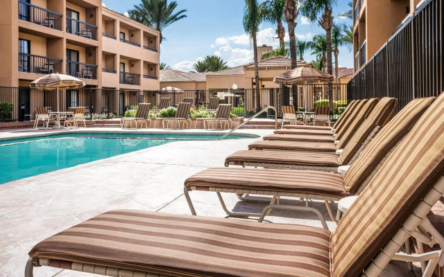 Courtyard by Marriott Tucson Airport