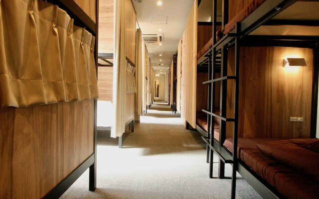 Namba Guesthouse HIVE - Hostel