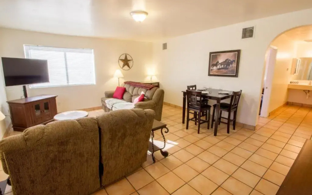 Stagecoach Suites