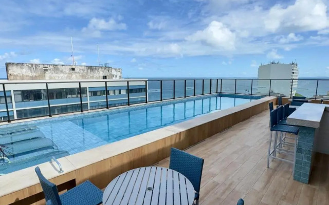Academia/Garagem/ Piscina : a 300 m do Farol