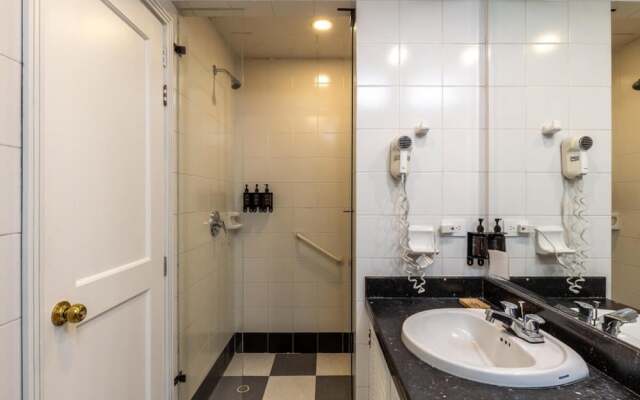 w Unique 2BR Duplex in Parque 93