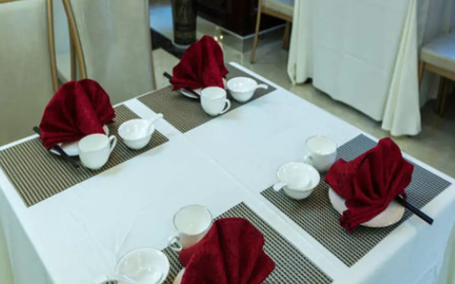 Vienna International Hotel (Zhumadian Huayuan Xuefu)