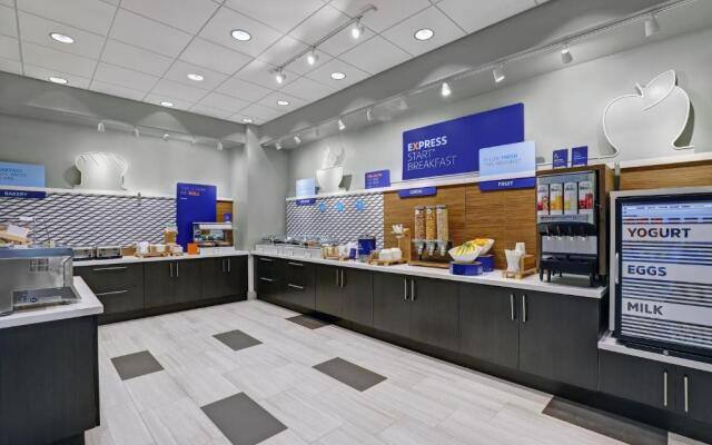 Holiday Inn Express Kingston West by IHG