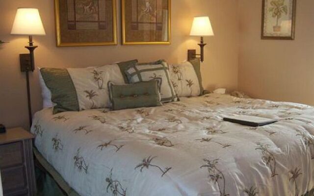 Inn at Camachee Harbor