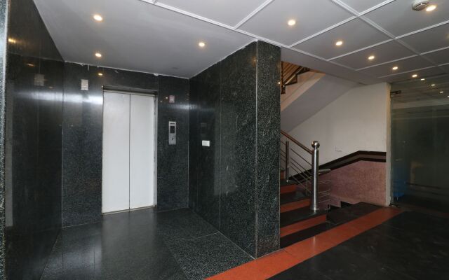 OYO 9978 Hotel Calista