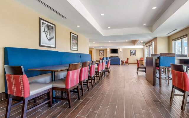 Comfort Inn & Suites