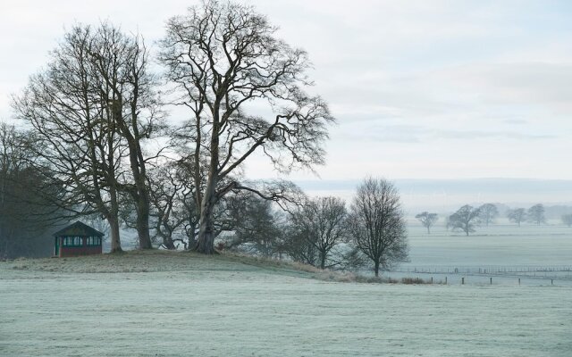 Luxury Lodge With Garden in the Grade II Listed Netherby Hall