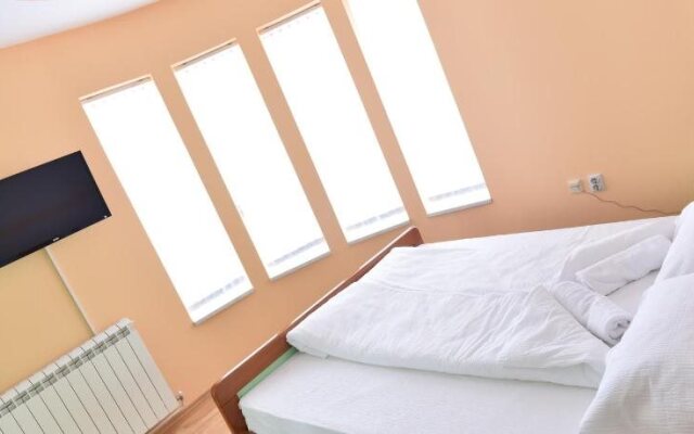 Hostel Mir