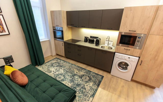 E13 Exclusive Studio