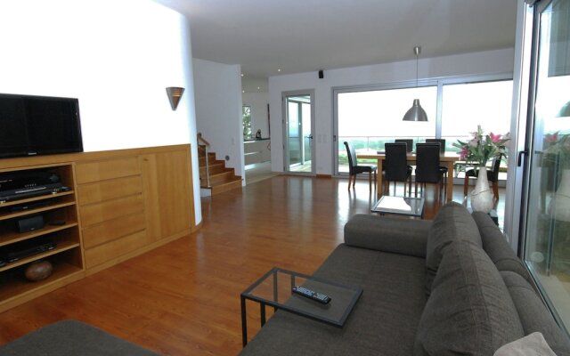 Modern Villa in Caldas da Rainha by the Sea