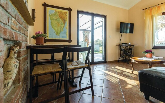 Stunning Home in Medulin With Wifi and 2 Bedrooms