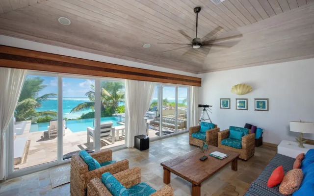 Caribbean Dream: Luxurious Villa With Private Beach Access