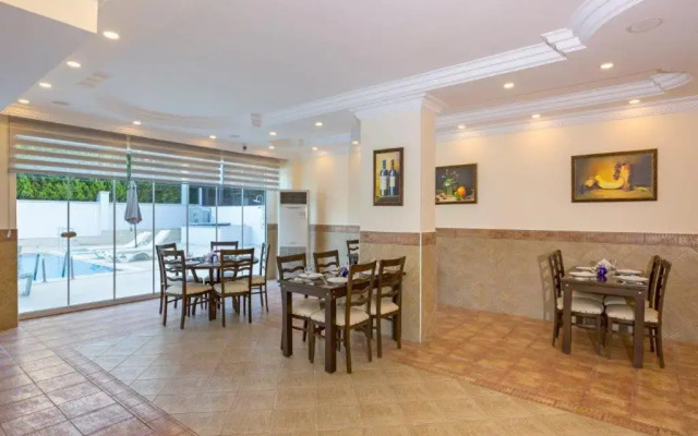 Forest Park Hotel