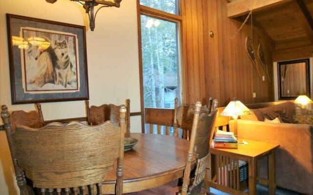 Mammoth S #135 2 Bedroom Condo