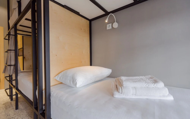 Back2Me - Hostel