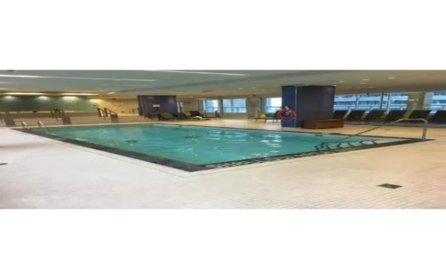 MiCasa Suites - Stylish Condo in Maple Leaf Square
