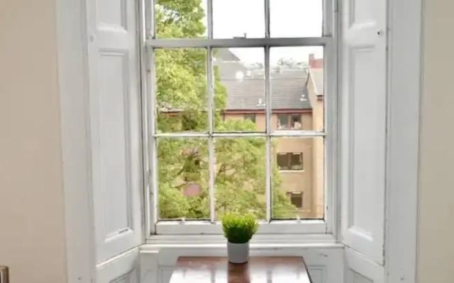 Charismatic 3 Bedroom Flat With Harry Potter Themes