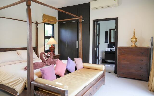 Vacation Pool Villa Naiharn Phuket